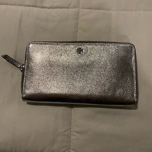 Tory Burch zip wallet